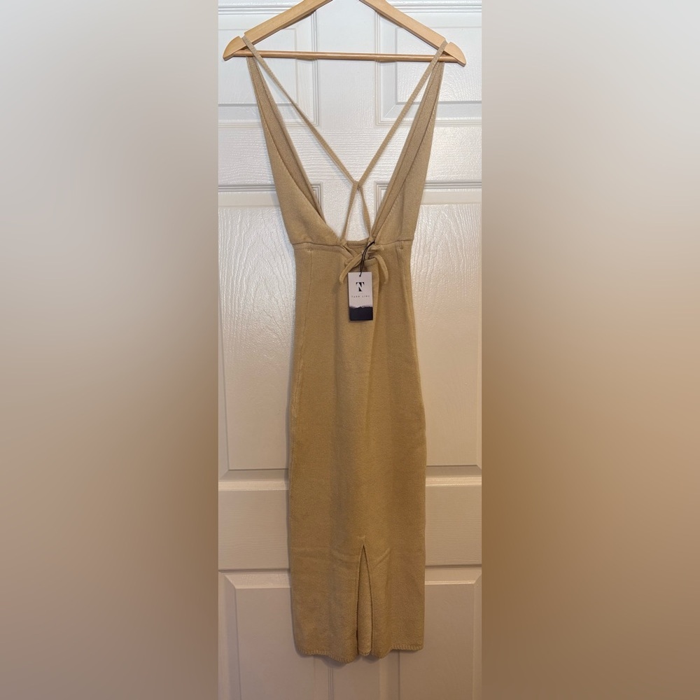 NWT Tan Lines Textured Body-con Halter Criss Cross Back Midi Dress Beige Tan XS - Picture 3 of 6